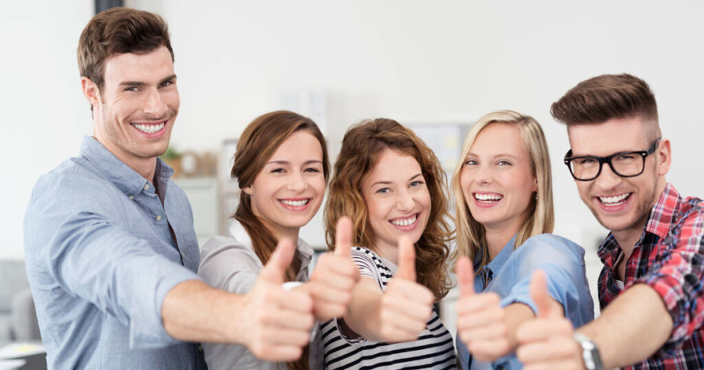 Kako planirati ljudske resurse? Five Happy Office Workers